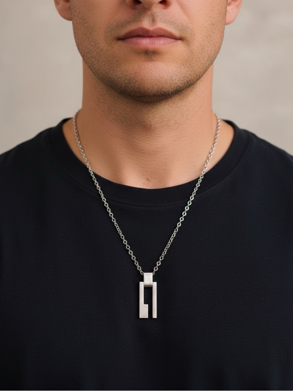 Authentic Vintage Gucci G logo plate necklace, made of 925 sterling silver.